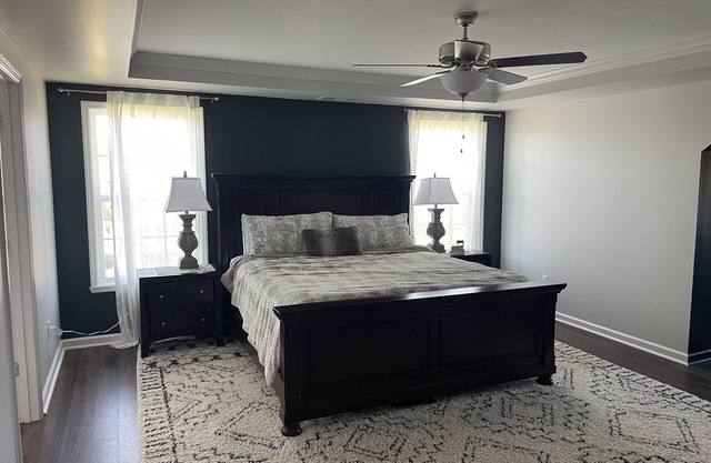 Spacious 5-bedroom house with pool! Sleeps 11