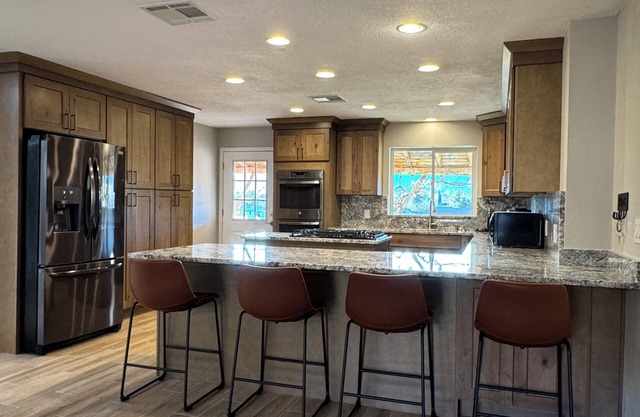 Spacious 5-bedroom house in awesome St. George with AC, WiFi