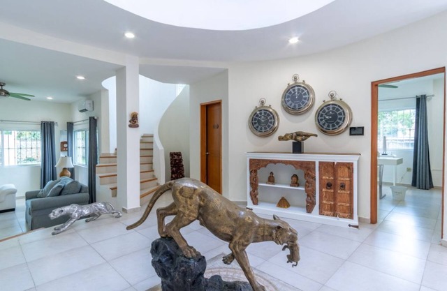 Spacious 5-bedroom house in beautiful Cancún with private pool, cenote, WiFi, AC