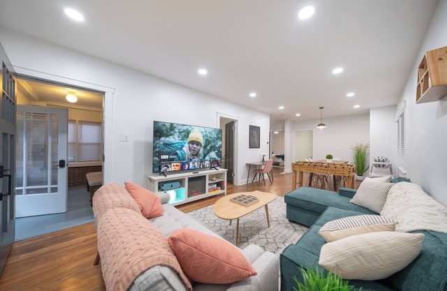 Spacious 5-bedroom house with movie room, game room and more!