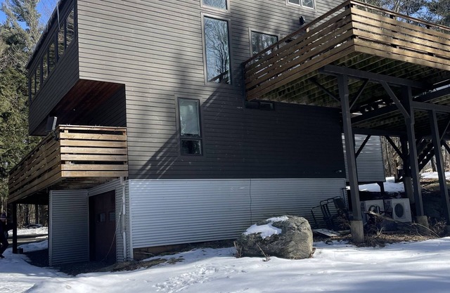 Spacious 5-bedroom house with AC, WiFi and EV charging in marvelous Stowe