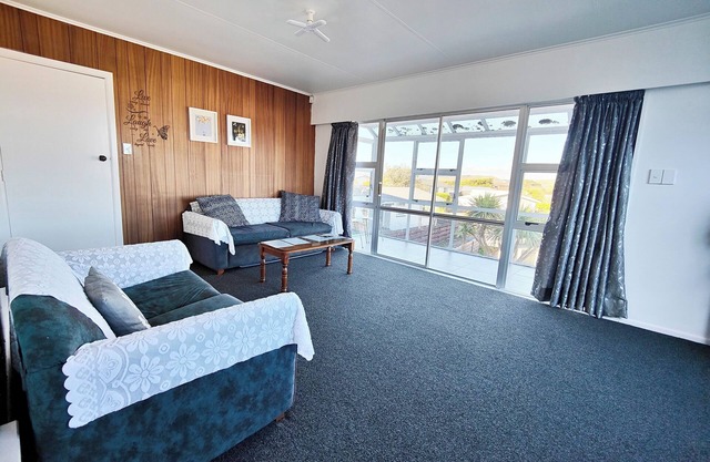 Spacious 5-bedroom house in awesome Wellington with AC