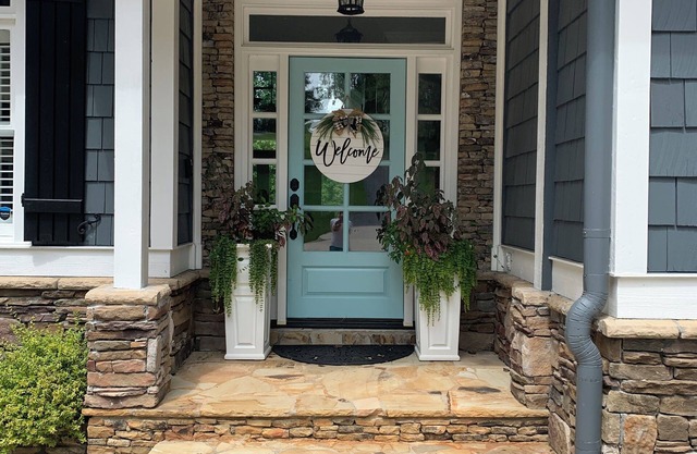 Spacious 5-bedroom LAKE house on Lake Lanier near North Georgia mountains.