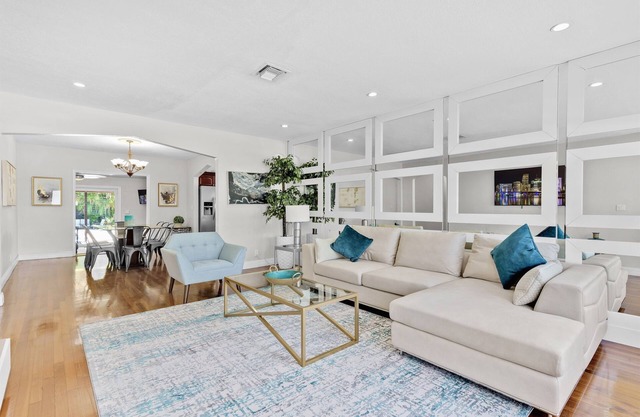 Spacious 5BR Family Oasis Near Coral Gables & Brickell