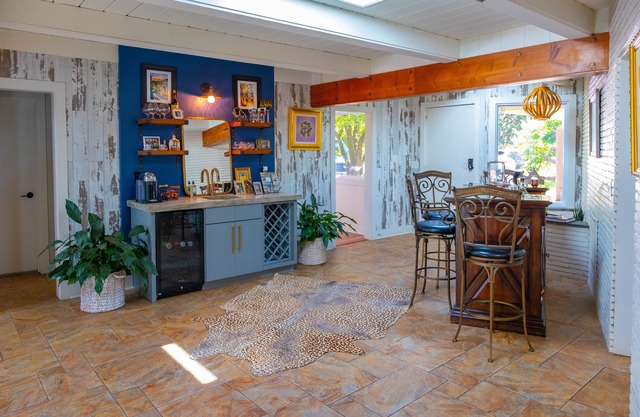 Spacious 5BR Getaway – Pool, Patios & Fun