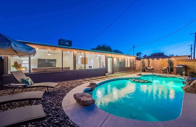 Spacious 5BR Retreat + Game Room