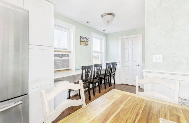 Spacious 5BR Family Dream with Private Beach Access