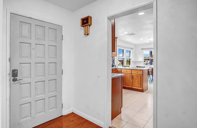 Spacious 6-bedroom house in enchanting Anaheim with AC, WiFi