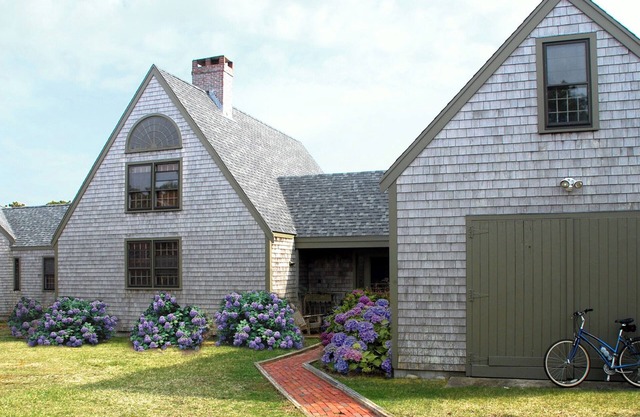 Spacious 6 +bedroom in Nantucket. Perfect for sharing with family or friends.