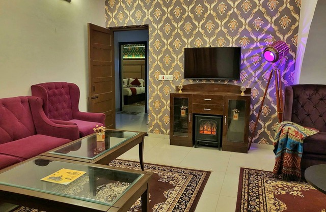 Spacious 6-bedroom villa in enchanting Shimla with WiFi