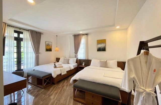 Spacious 6-bedroom villa in fabulous Đà Lạt with WiFi