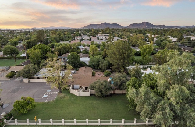 Spacious 6BR Phoenix Retreat w/Outdoor Oasis Perfect for families & group events