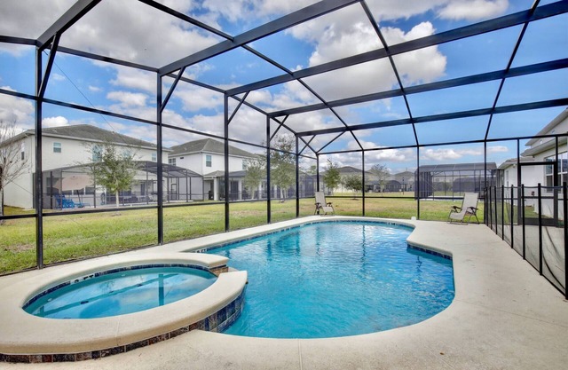 Spacious 7-bedroom home in Sonoma Resort sleeps more then 24