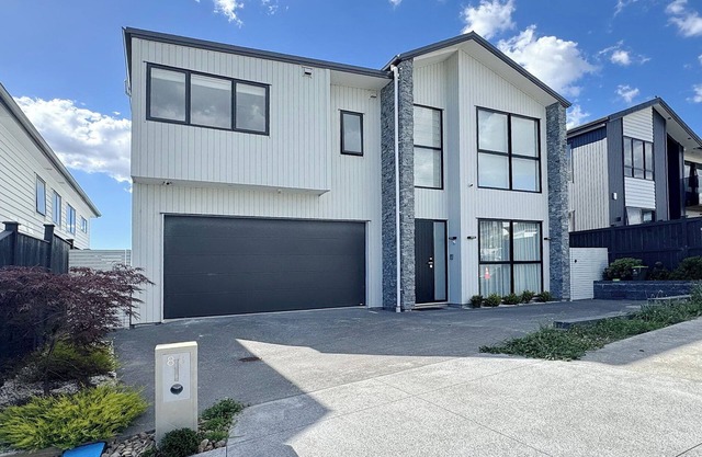 Spacious 7 BRs & 4.5 BHs house on Longhorn Drive