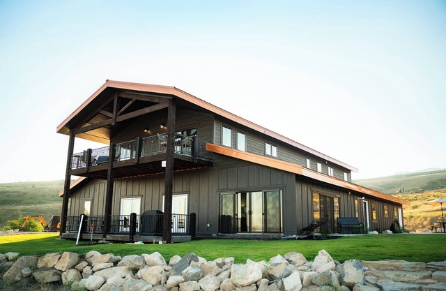 Spacious 8-bedroom house with a private heated pool, spa, pickleball and more!