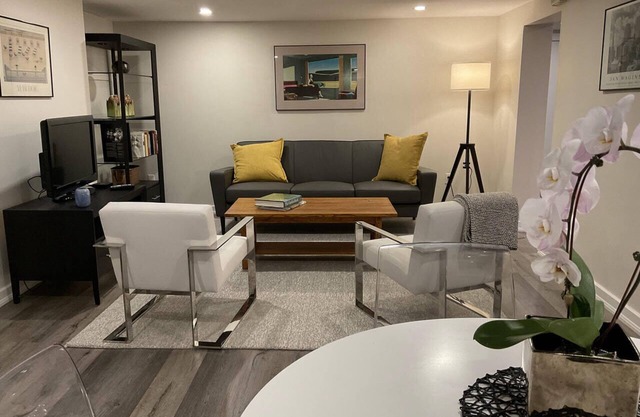 Spacious and elegant lower unit in stunning Casa Loma neighbourhood