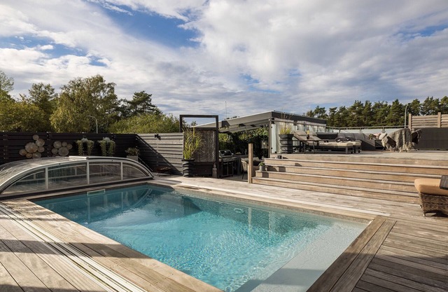 Spacious and exclusive house in Stenungsund with pool, sauna and close to the sea | SE09109