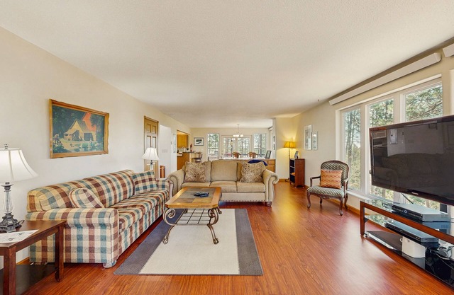 Spacious and secluded home with mountain views, gas grill, decks & home office