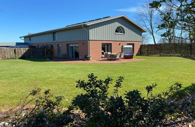 Spacious apartment with balcony