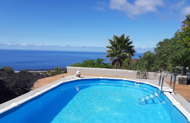 Spacious apartment in a quiet location with fantastic sunsets