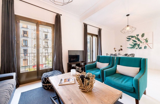 Spacious Apartment near Famous Plaza de Chueca. Chueca