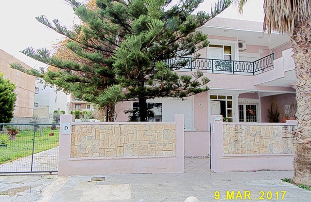 Spacious Apartment Up To 6 People , 136 Sqm , Central , Quiet , By The Sea