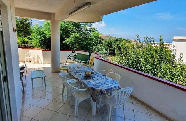 Spacious apartment with sea view in Alcamo, 180 m²