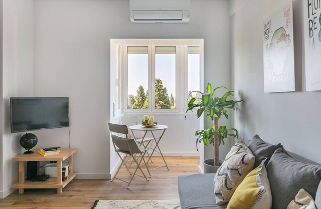 Spacious Apt Campo D'Ourique