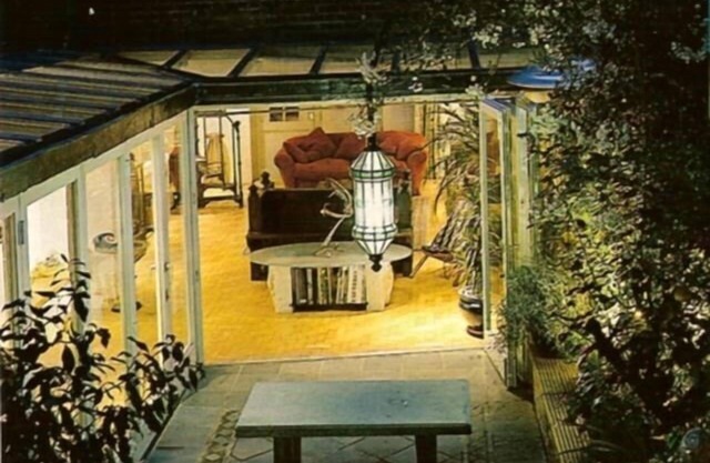 Spacious Architect Designed Georgian 3 Bedroom Garden Apartment