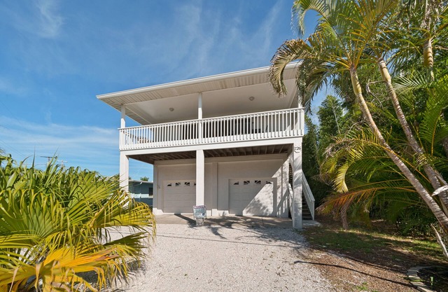 Spacious beach house with a beautiful view of the gulf
