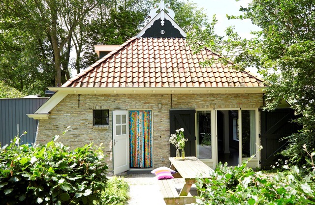 Spacious child-friendly farm near Lauwersmeer and Wadden Sea