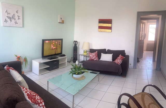 Spacious, comfortable and bright, the "37" awaits you.