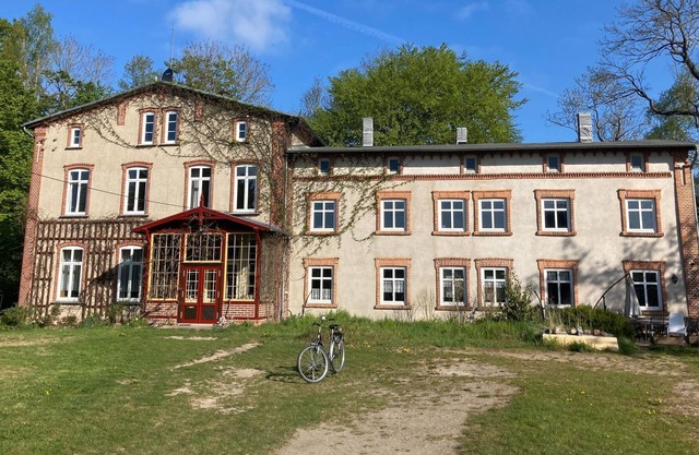 Spacious Apartment in Lalendorf with Barbecue