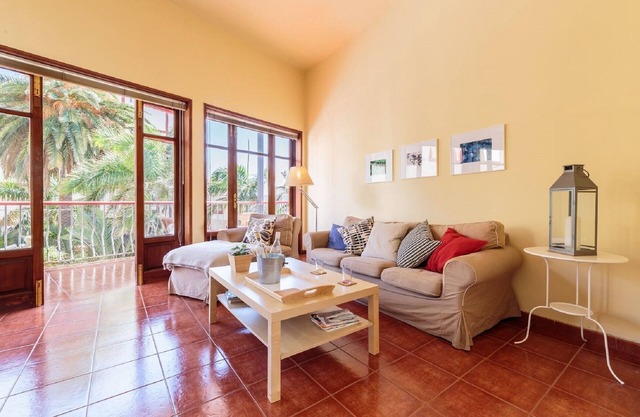 Spacious and bright apartment with large terrace next to the beach of S/C de la Palma 5 p.