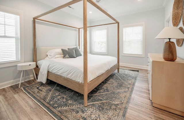 Spacious Fall Getaway-2 Blocks 2 Beach-Elevator - Pet Friendly