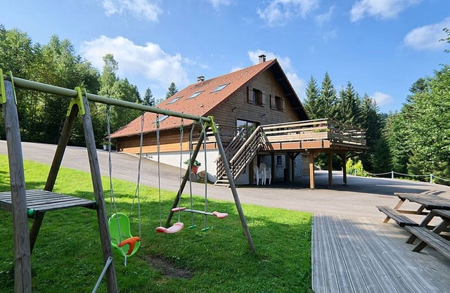 Spacious family chalet with spa, sauna and games room