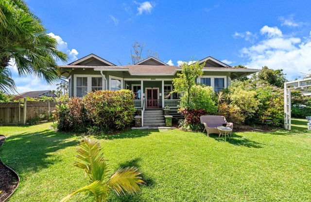 Spacious Historic Inn. Serene base to explore Maui