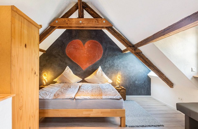 Spacious Holiday Apartment with Fireplace in Winzerhaus Schenk, with Mountain View and Wi-Fi