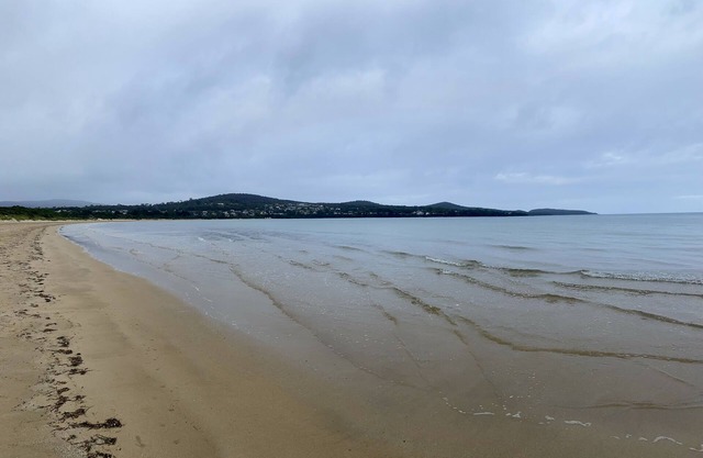 Spacious holiday house in tranquil Greens Beach