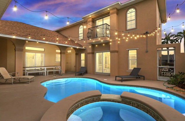 Spacious home for large groups!