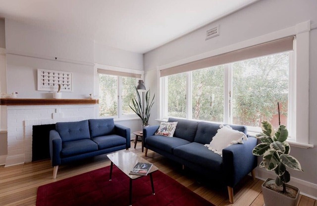 Spacious home near the Derwent in Sandy Bay