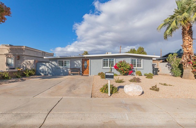Spacious home. Perfect for large groups family friendly 5 bed/3 bath n