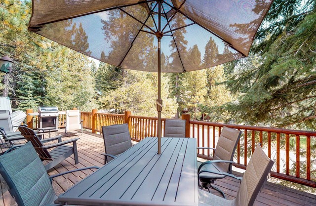 Spacious home with access to golf, tennis, hot tub, & pool