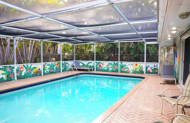 Spacious house with private pool, close to Hollywood Beach