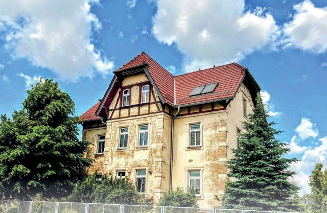 Spacious Linden vacation apartment for up to 6 guests