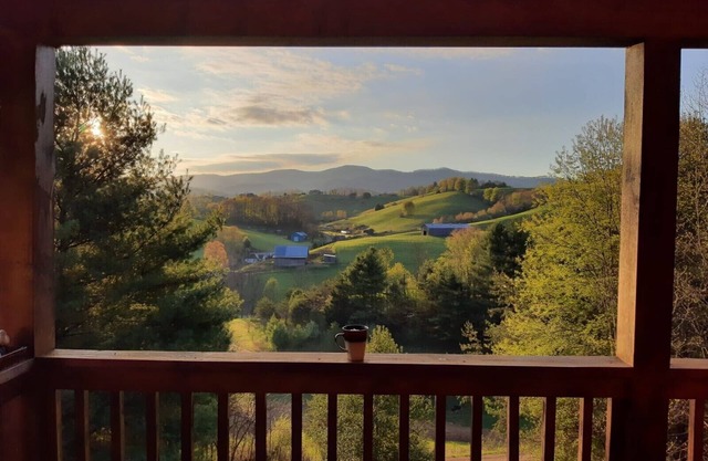 Spacious Log Cabin with Breathtaking Views