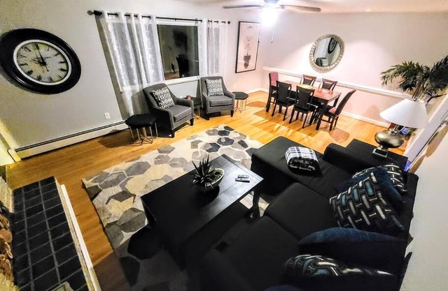 Spacious & Lovely 4BR Apartment in Mechanicsville