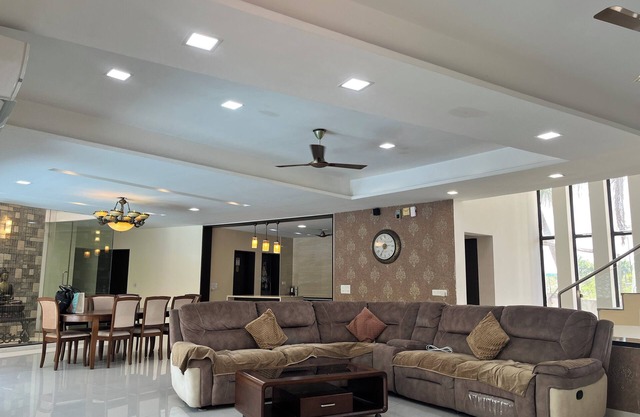 Spacious Luxury 6-bedroom villa with Private Pool in wonderful Nadiad