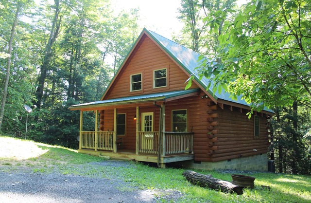 Spacious Marathon Cabin located in New River Area