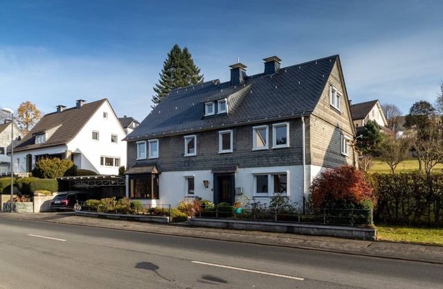 Spacious, modern vacation home with large garden, near Winterberg